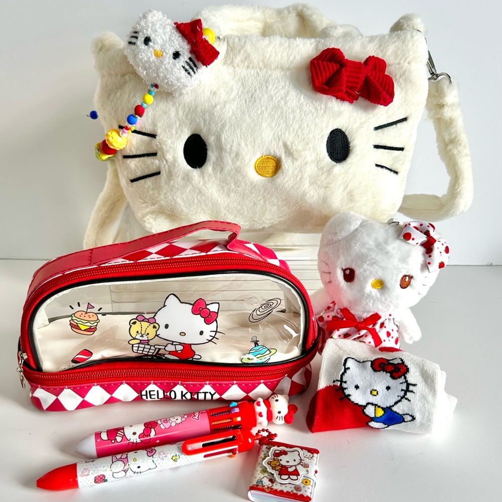 ❤️(HK329) Hello Kitty Adorable 7-Piece Plush Purse Bundle! - Picture 10 of 10